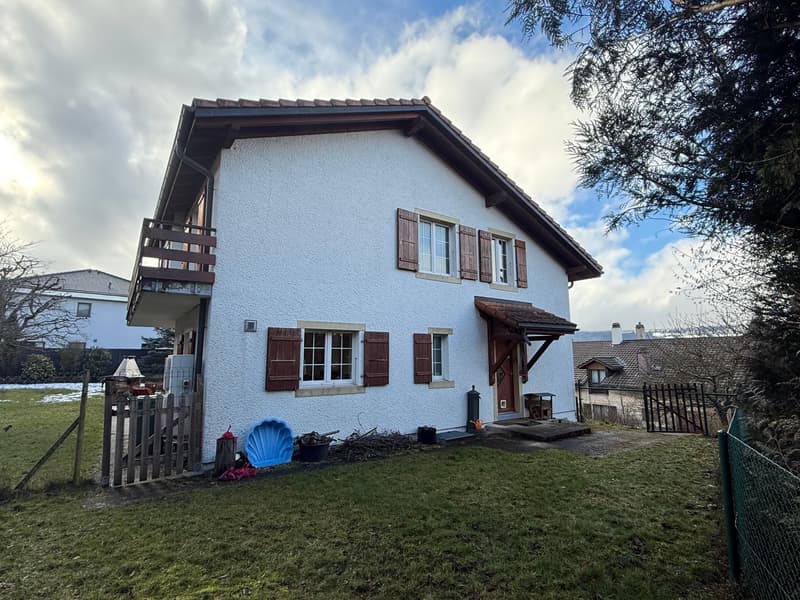 Charmante villa individuelle de 4.5 pièces à Fenin et nombreux garages (7)