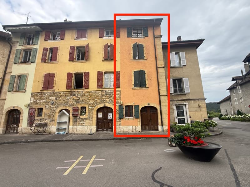 Maison de caractère dans le Bourg du Landeron - A rénover (1)