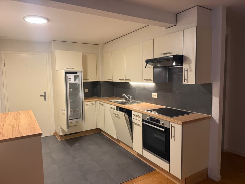 Appartement lumineux de 4.5 pièces avec balcon à Saint-Blaise (8)