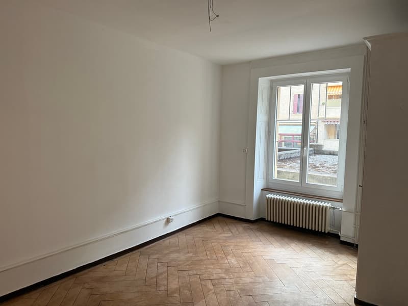 Appartement 3.5 pièces lumineux avec balcon à Neuchâtel proche du lac avec jardin (8)