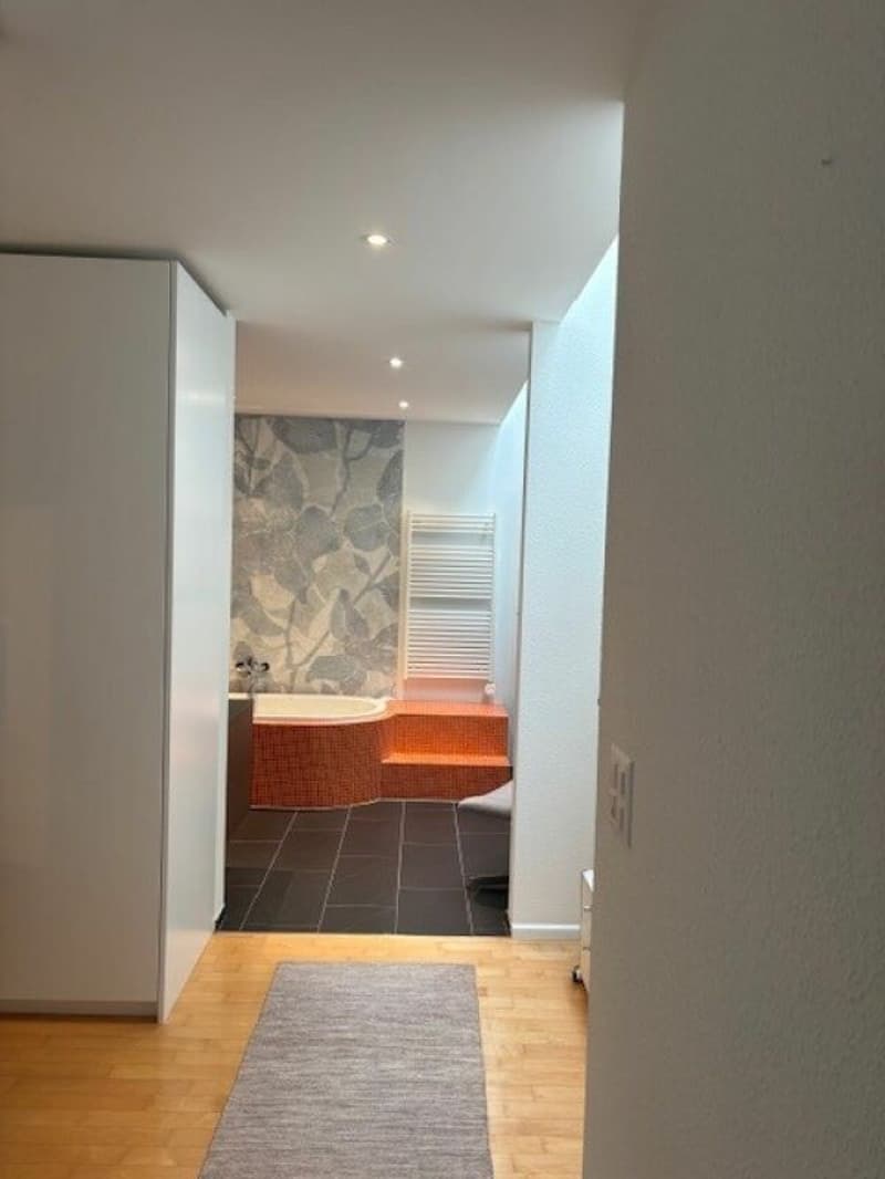 Blick ins Badezimmer.