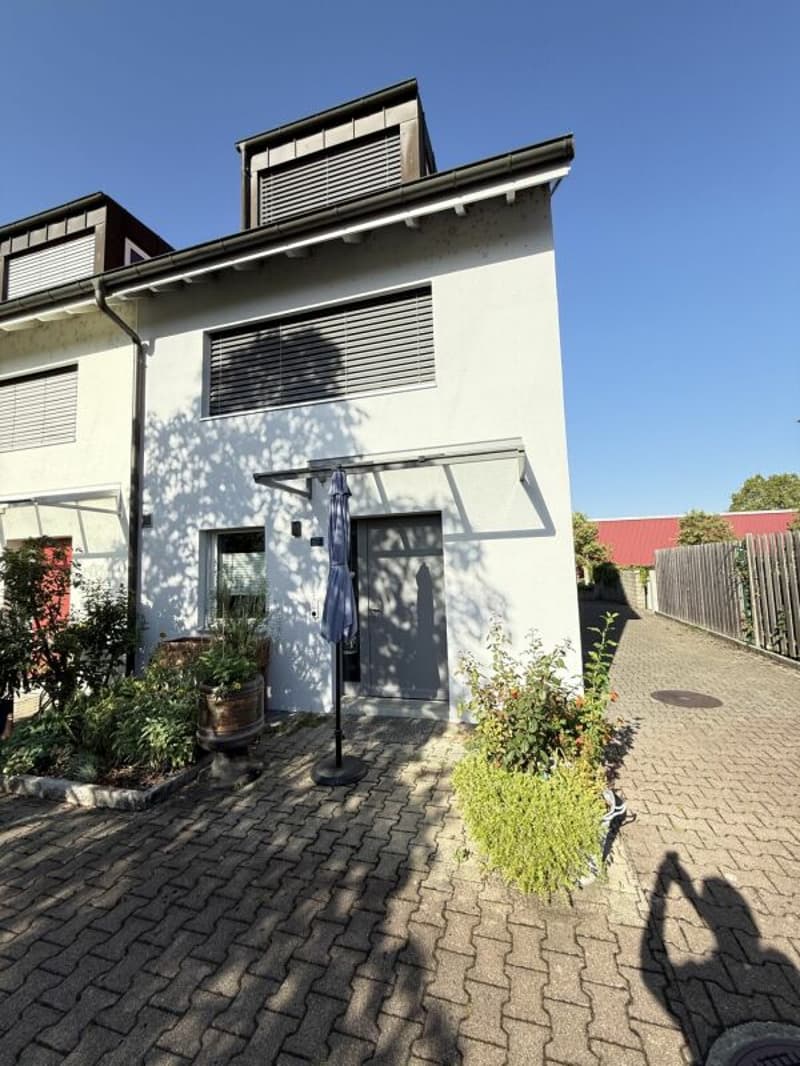 Die rechte Haushälfte vielleicht schon bald Ihr neues Zuhause.