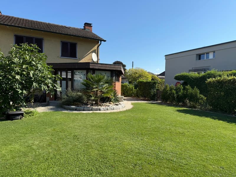 Charmante 2.5-Zimmer-Maisonette-Wohnung mit Kamin und Wintergarten in Laufenburg (2)