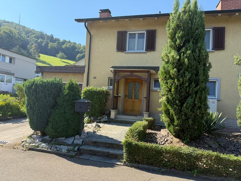 Charmante 2.5-Zimmer-Maisonette-Wohnung mit Kamin und Wintergarten in Laufenburg (1)