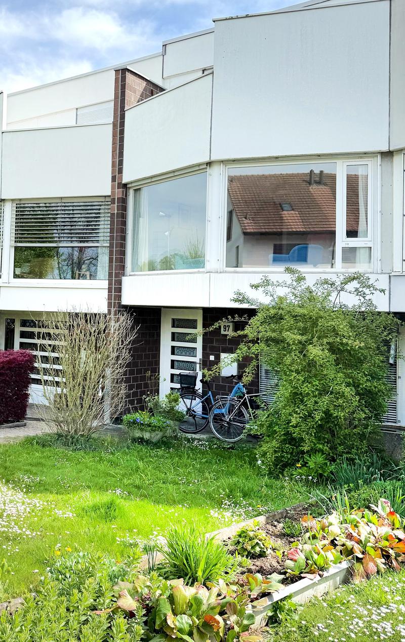 Sonniges 4.5 Zi.-Reihen-EFH mit 2 Gärten & EHP (3)