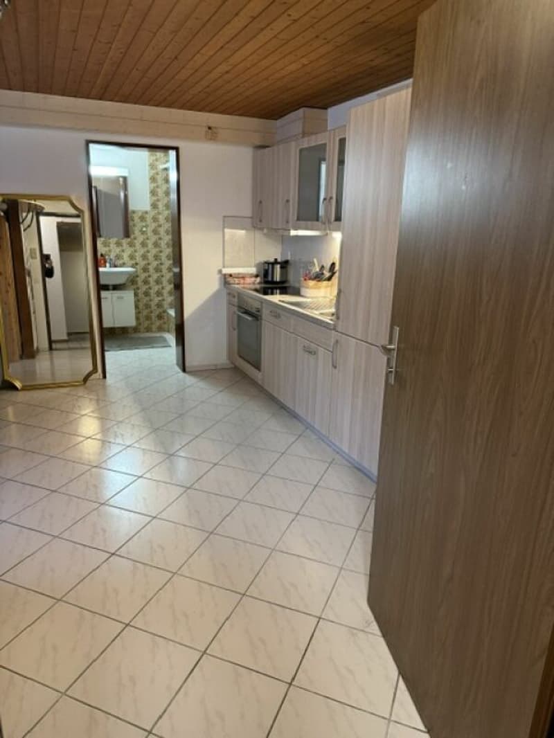 1-Zimmerwohnung im 1. OG möbliert (4)