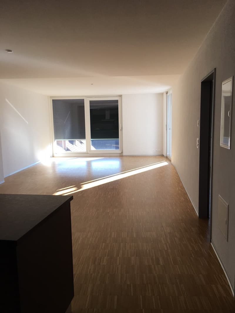 Sonnige 2.5-Zimmerwohnung im Zentrum von Langnau i. E. (4)