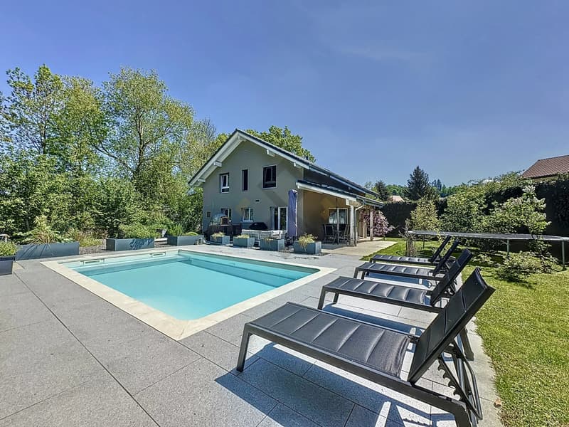 Maison de rêve avec piscine et jardin spacieux