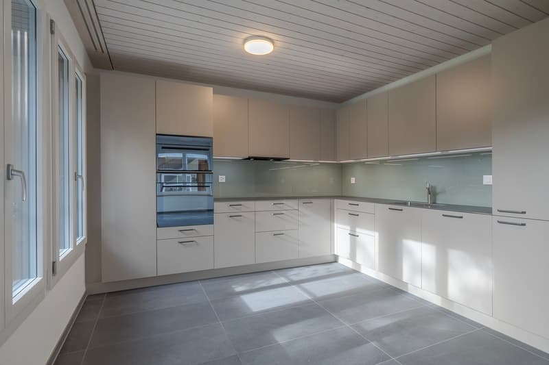 Moderne, neu renovierte Wohnung im Hochparterre (2)