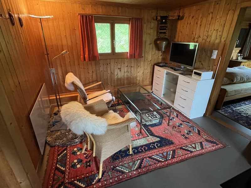 Cozy little house in the middle of nature. (6)