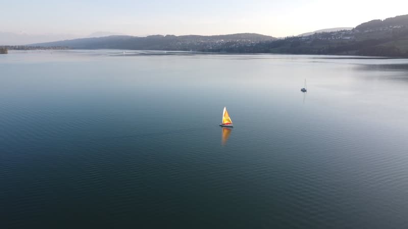 Appartement de 4,5 pièces à valeur neuve avec grand balcon (vue sur la montagne et le lac) et 2 places de parking en sous-sol. (27)