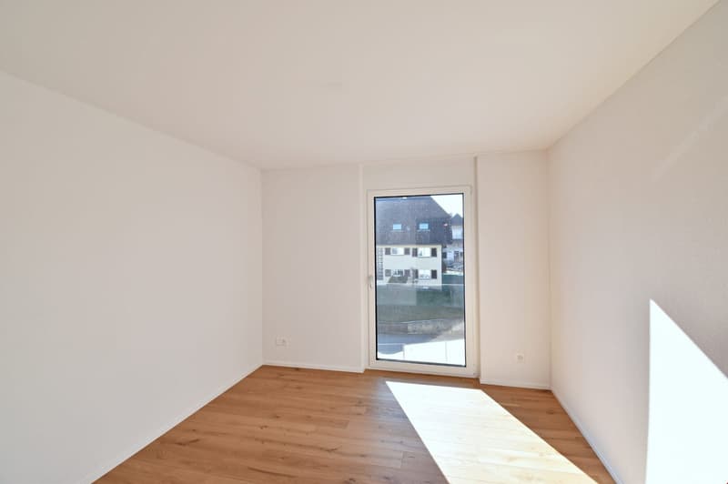 empty room, white walls, wooden floor, glass door, power outlets
