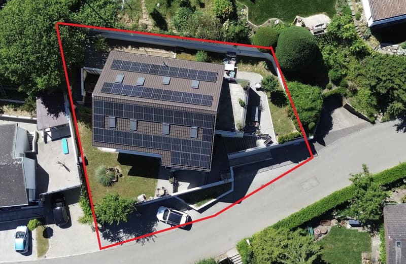 Zwei-Generationen-Haus an ruhiger Hanglange. (4)