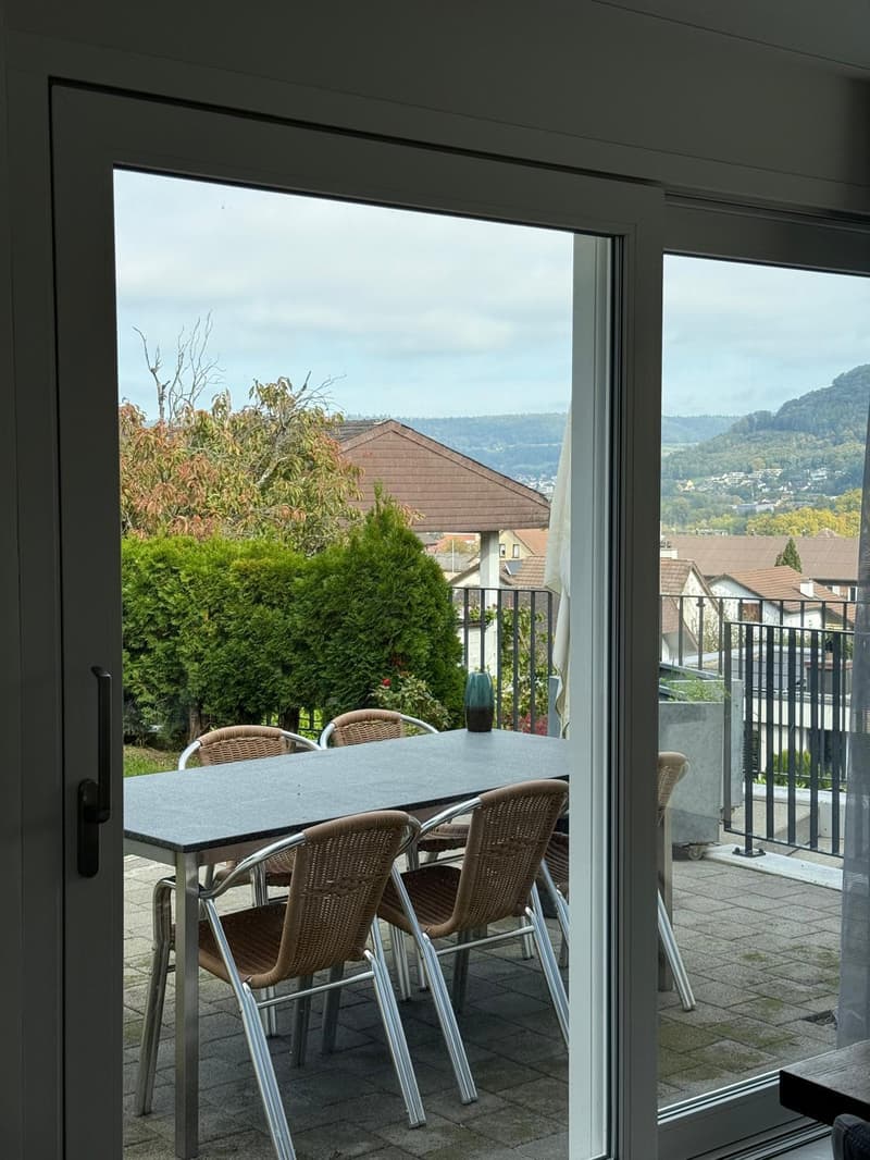 Exklusives Einfamilienhaus mit Einliegerwohnung an ruhiger Hanglange. (25)
