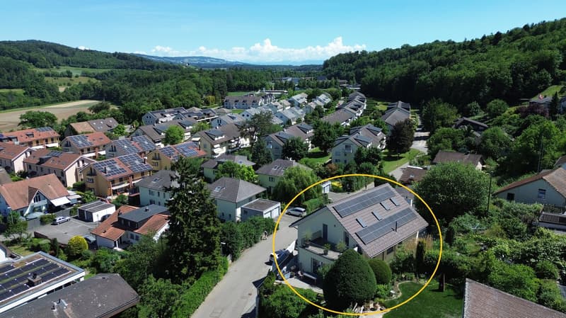 Exklusives Einfamilienhaus mit Einliegerwohnung an ruhiger Hanglange. (2)