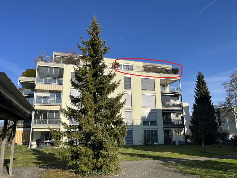 Sonnige 4.5-Zimmer Attikawohnung mit grosser Terrasse und Parkplatz in der Tiefgarage. (24)