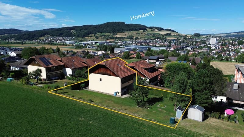 Einfamilienhaus (einseitig angebaut) mit grossem Garten an ruhiger Aussichtslage. (1)