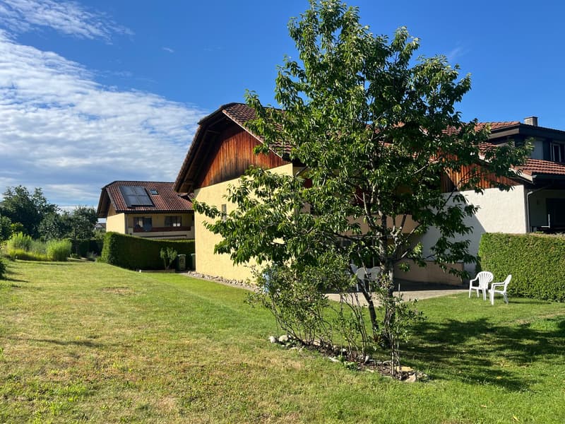 Einfamilienhaus (einseitig angebaut) mit grossem Garten an ruhiger Aussichtslage. (18)