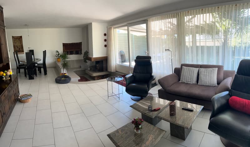 Einfamilienhaus (einseitig angebaut) an ruhiger Lage mit charmantem Garten. (7)