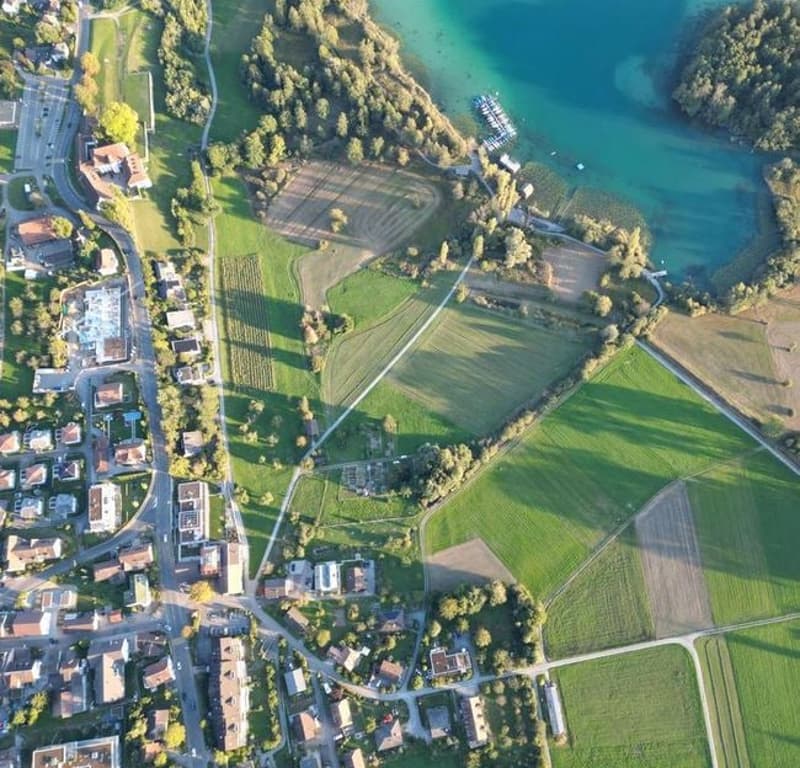 Baulandparzelle an idyllischer Lage für einstöckiges Kleinhaus. (1)