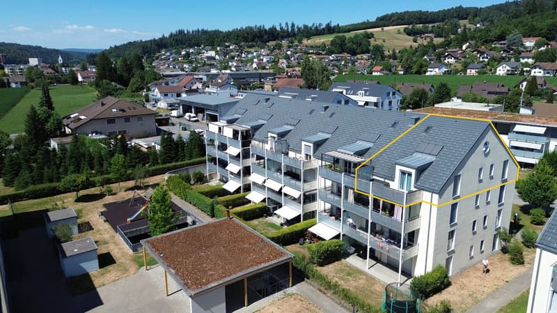 4.5-Zimmer-Maisonette-Wohnung mit viel Charme und grossem Balkon. (2)