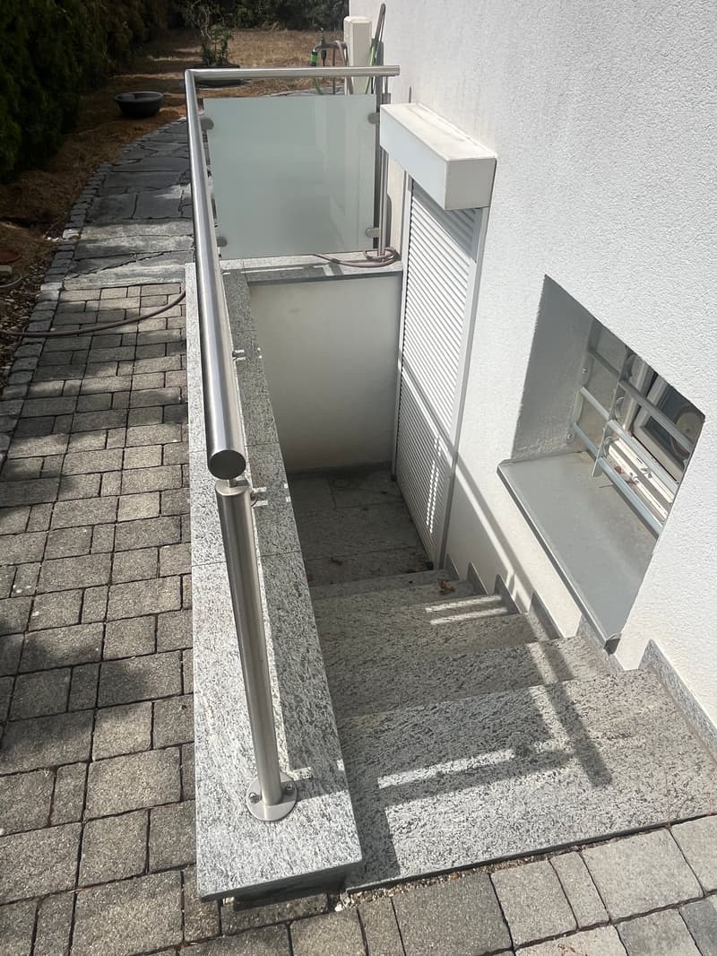 Charmantes Einfamilienhaus mit Garage, Wintergarten, Fonduestübli und Schopf an ruhiger Lage. (28)