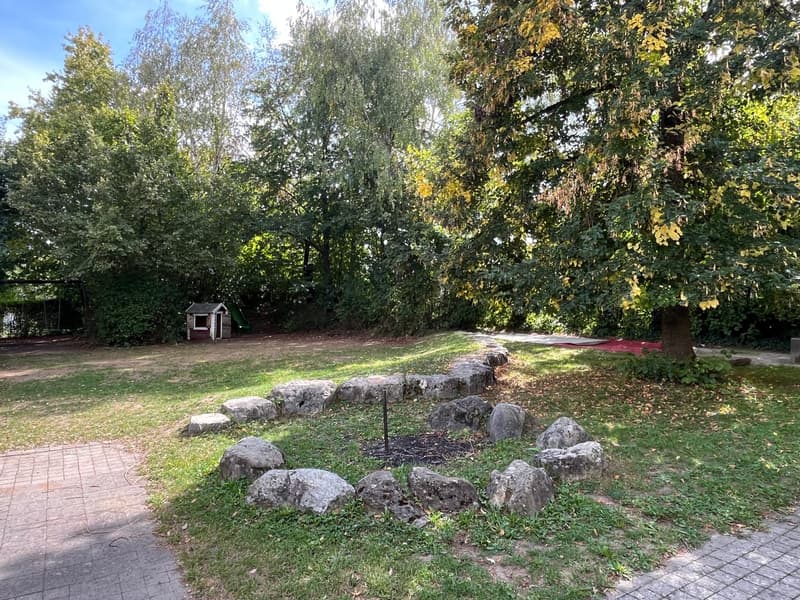 5.5 Zimmer-Reiheneinfamilienhaus mit Wintergarten, 2 Balkonen und 2 Garagenboxen. (33)