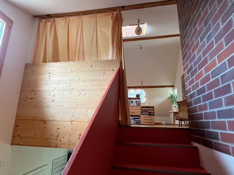 Bauernhaus mit 2 Wohnungen und Restaurant (mit weiteren Wohnungen ausbaubar). (5)