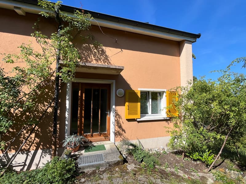 Charmantes 4.5 Zimmer-Einfamilienhaus in ruhiger Lage in Menziken. (2)
