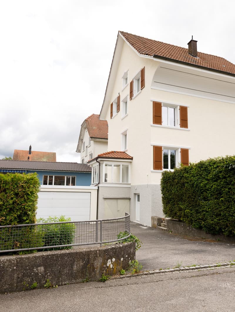 Komplett renoviertes Schmuckstück mit 3 freien Wohnungen (10)