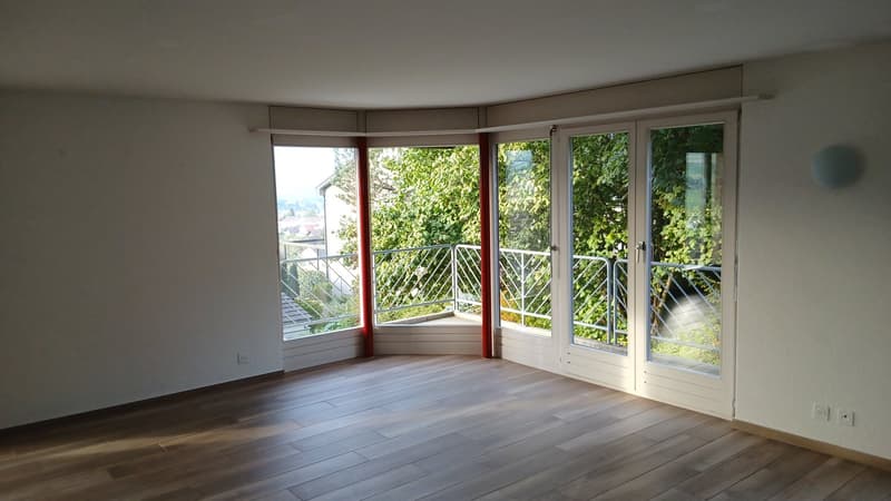 Grosse 4.5 -Zimmer-Wohnung mit Balkon und Kamin, TOP-Lage in Steffisburg (5)