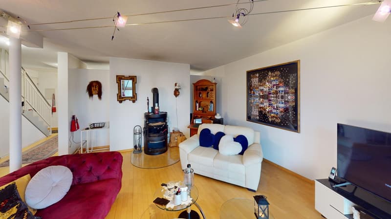 Helle, grosszügige 5.5-Zimmer-Maisonettewohnung mit 3 Parkplätzen an zentraler Lage in Burgdorf (3)