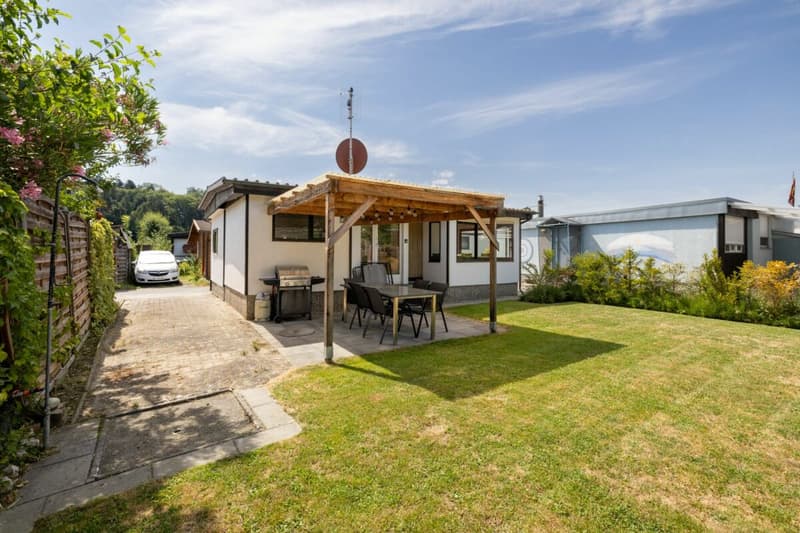 Schönes 3.5-Zimmer-Bungalow an ruhiger Lage im Caravaning Gletterens (10)