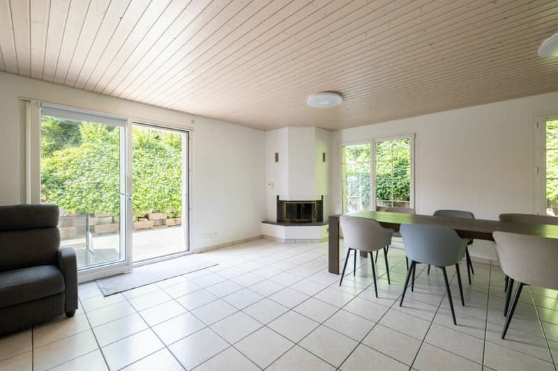 6.5 Zimmer Einfamilienhaus mit grossem Platzangebot in Plasselb (2)