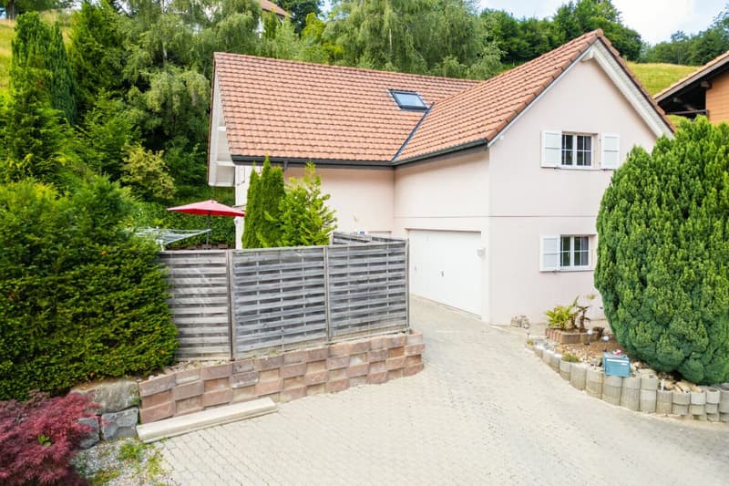 6.5 Zimmer Einfamilienhaus mit grossem Platzangebot in Plasselb (1)