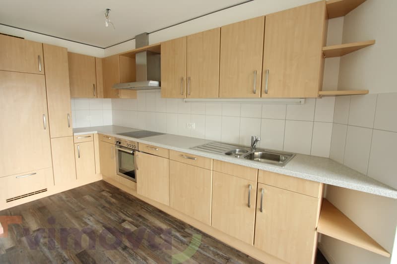 Top living comfort in a popular residential area in Laufen (3)