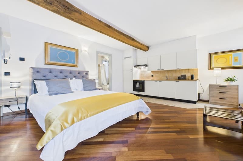 Elegante 1½-Zimmerwohnung mit Seeblick in Morcote. (2)