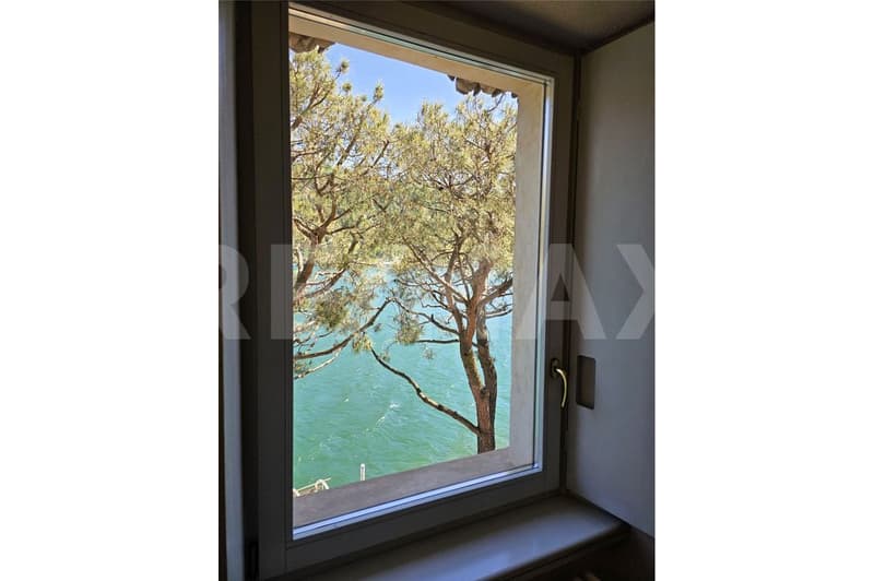 Charmante 2½-Zimmer-Wohnung mit traumhaftem Seeblick im Herzen von Morcote (2)
