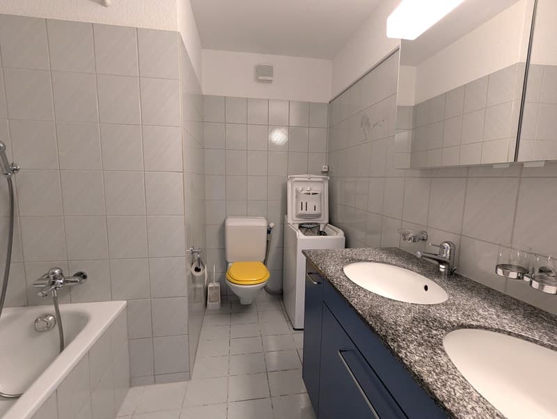 Bad mit Badewanne