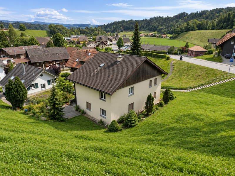 Grosszügiges Einfamilienhaus mit traumhaftem Raumangebot (2)