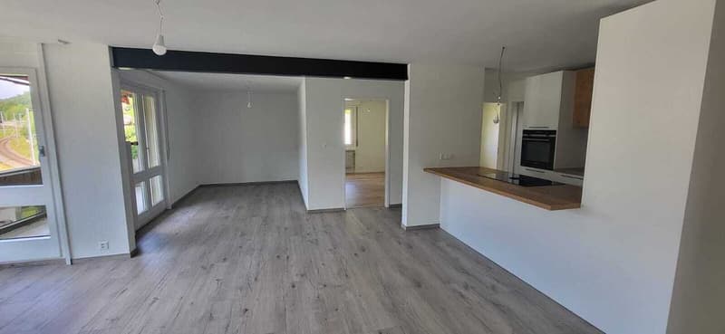 Appartement de 4 1/2 pièces avec balcon et garage à Saint-Imier (4)