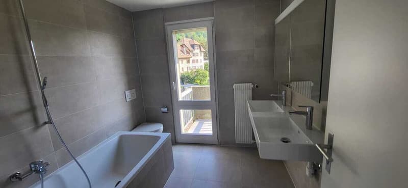 Appartement de 4 1/2 pièces avec balcon et garage à Saint-Imier (2)