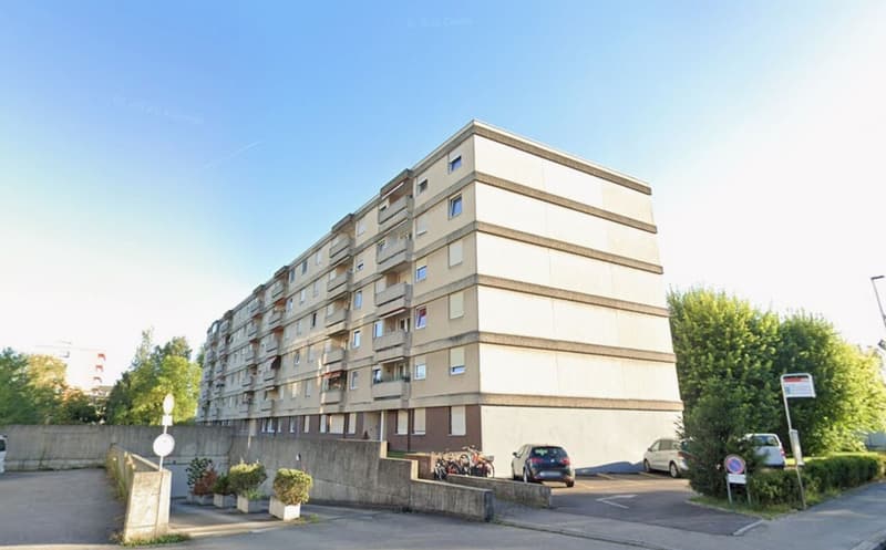 Avec une place de parc dans garage collectif (1)