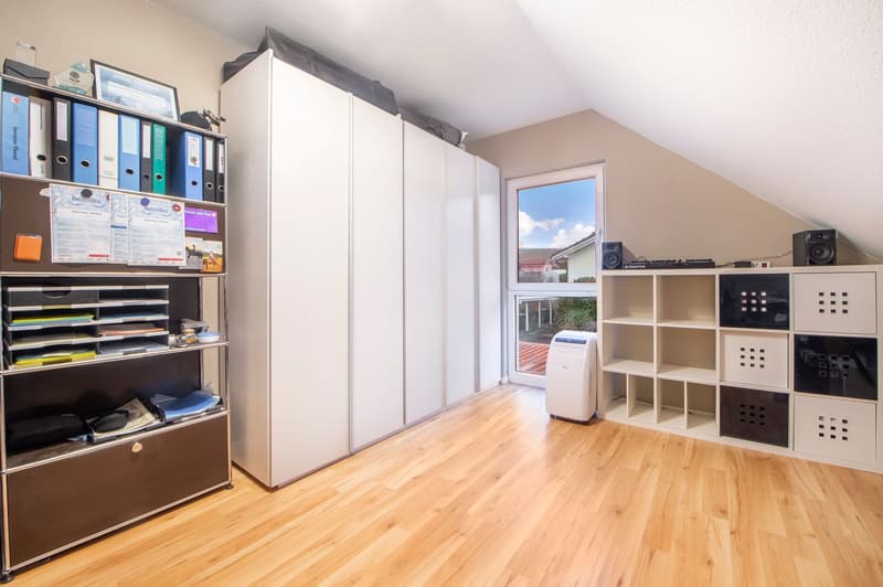 Freistehendes 5.5-Zimmer-Einfamilienhaus mit unschlagbar tiefen Energiekosten (11)