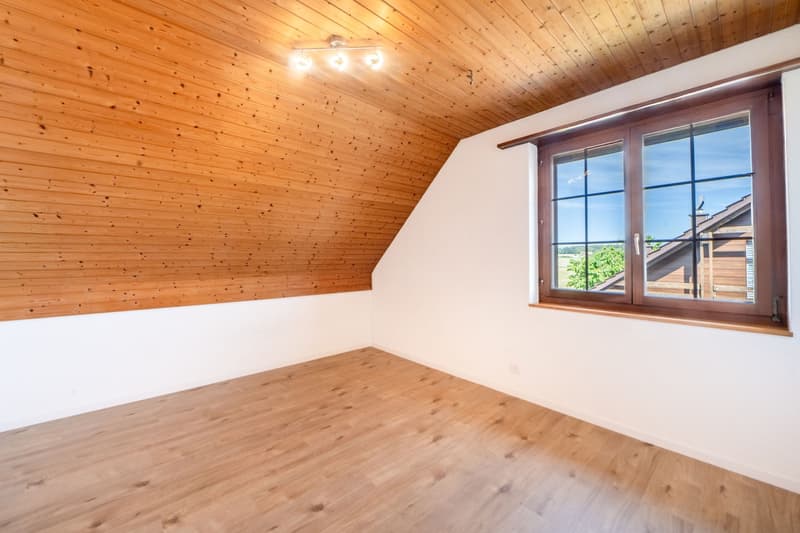6.5-Zimmer-Einfamilienhaus mit Traumgarten und Whirlpool an unverbaubarer Lage (13)