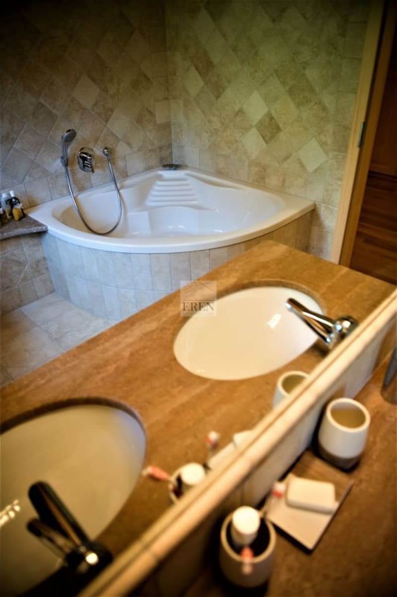 Chalet individuel 7,5 pièces à vendre à Ovronnaz
