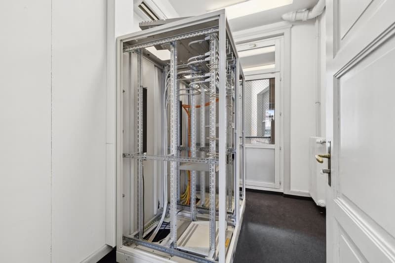 backbone_531909-A_025_WEB.jpg