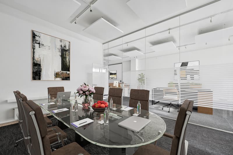 Espace commercial attractif avec vitrine sur la rue principale (7)