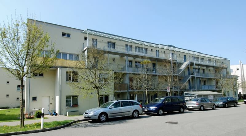 Helle Dachwohnung an ruhiger Lage (1)