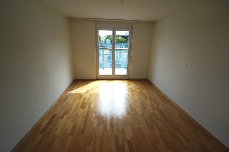 Sehr grosszügige 3.5 Zimmer-Wohnung im Zentrum von Horgen! (7)